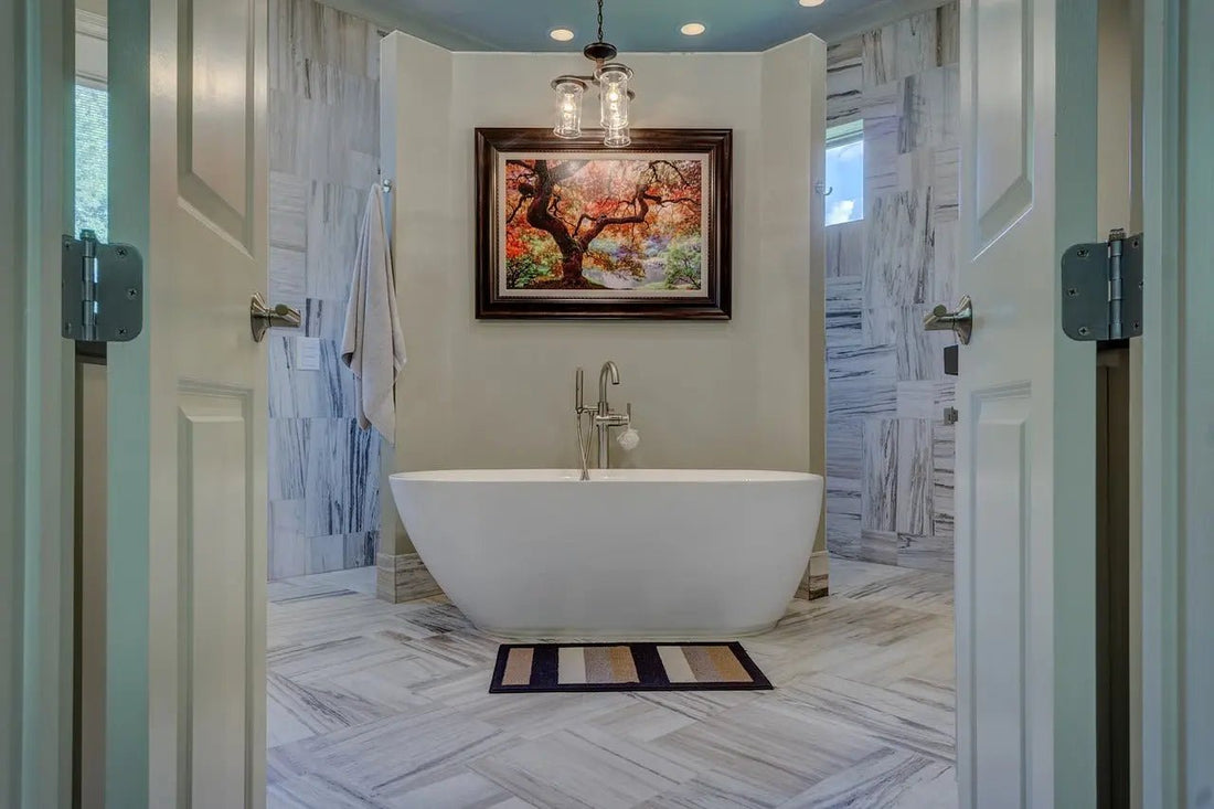 Salon moderne avec carrelage haut de gamme effet marbre – élégance et raffinement.