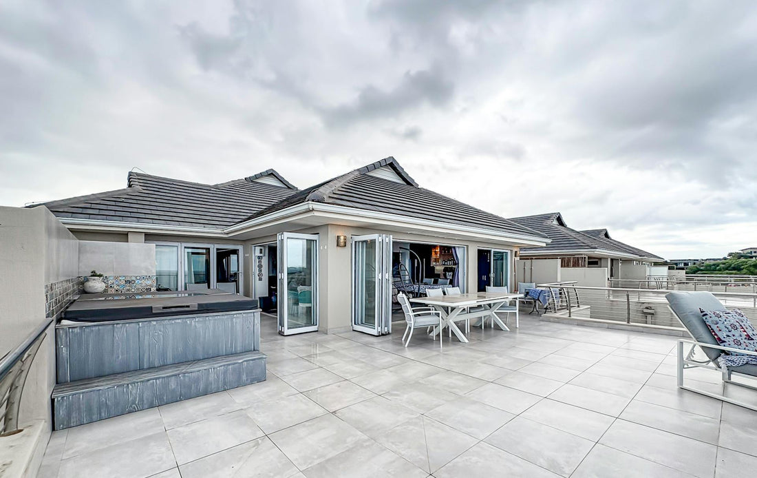Carrelage antidérapant : comment bien choisir pour votre salle de bain ou terrasse ?